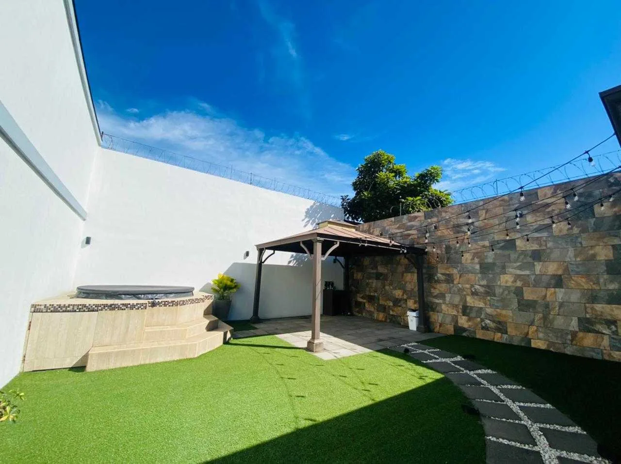 Se Vende Casa en Santo Domingo de Heredia - foto 4