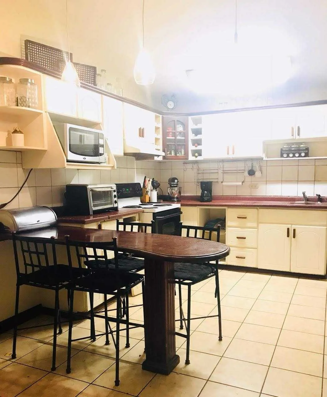Se Vende Casa en Los Colegios Sur Moravia, San José. - foto 6