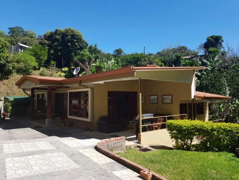 Se Vende Casa en Palmitos de Naranjo, Alajuela.