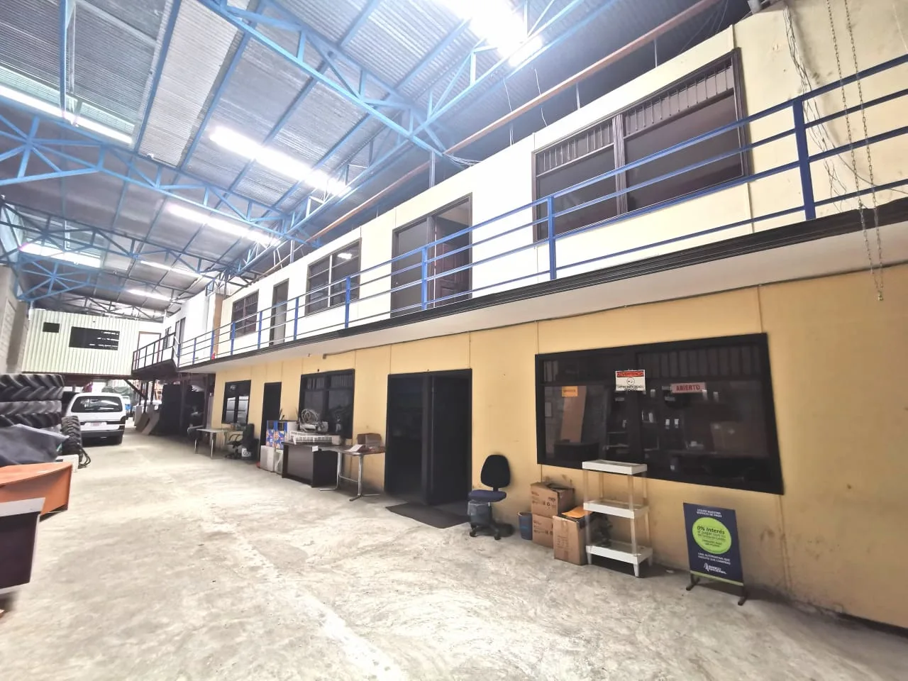 Bodega con Oficinas en Venta, Colima de Tibás, San José.