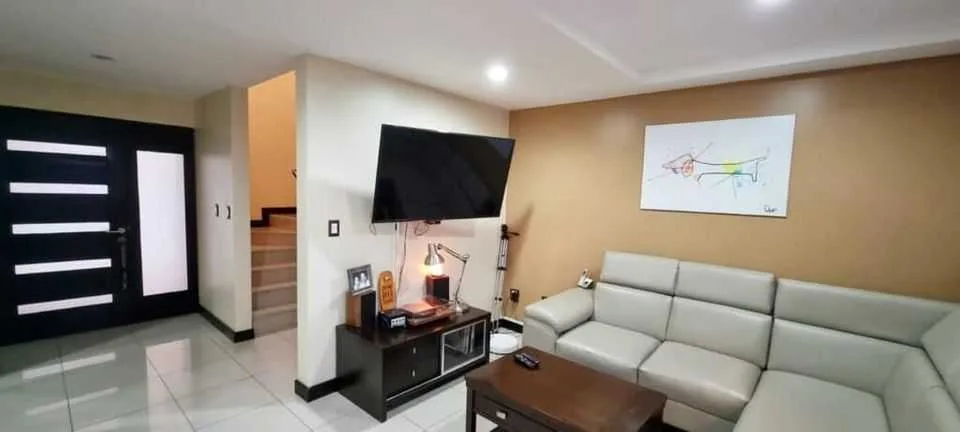 Se Vende Casa en Condominio, Mata de Plátano, Goicoechea, San José. - foto 3