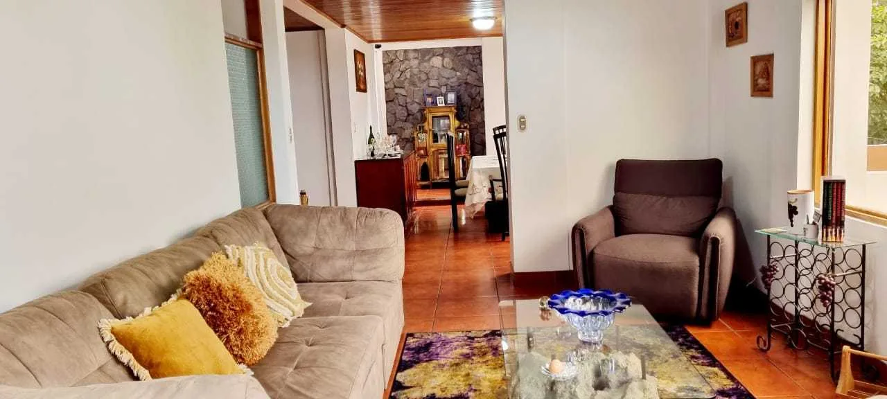 Se Vende Apartamento al final de boulevard de Rohrmoser, San José. - foto 3