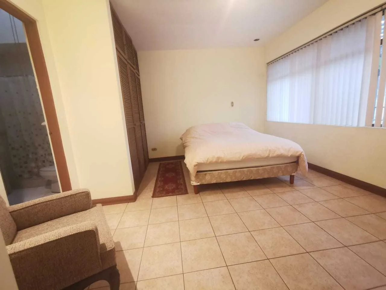 Se Vende Casa en Residencial, Rohrmoser, San José. - foto 6