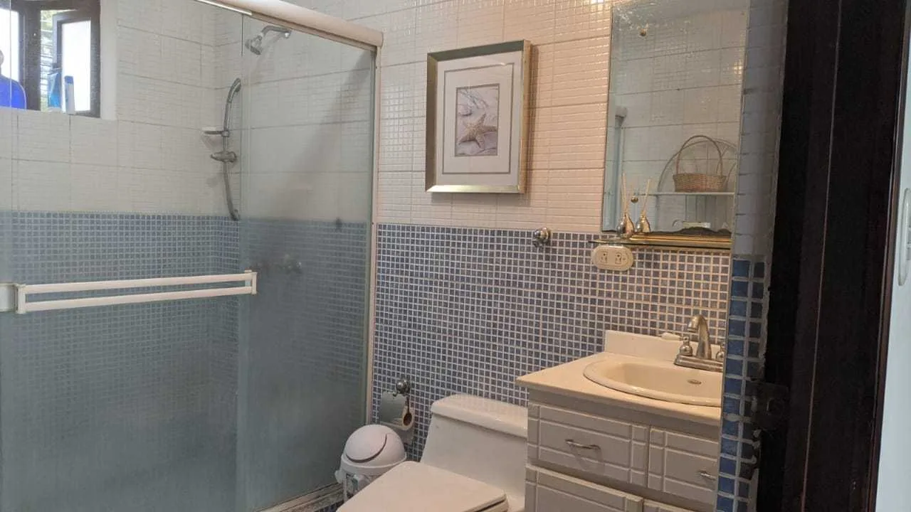 Se Vende Casa en Los Colegios Sur Moravia, San José. - foto 3