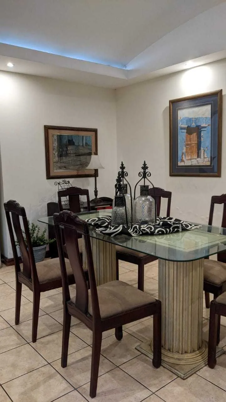 Se Vende Casa en Los Colegios Sur Moravia, San José. - foto 4