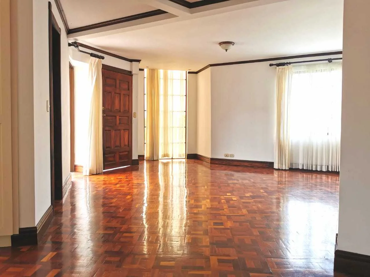 Se Vende Casa en Residencial, Granadilla Norte Curridabat, San José. - foto 3