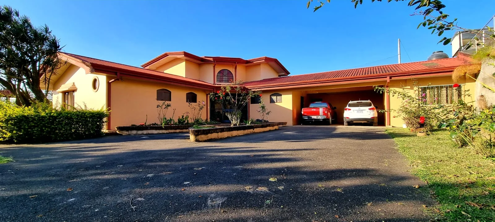 Se Vende Casa + Apartamento, Coronado Centro, San José.
