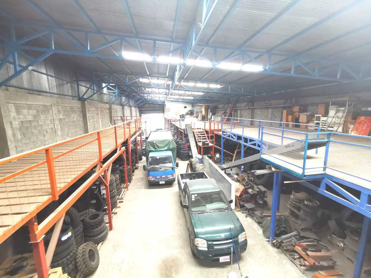 Bodega con Oficinas en Venta, Colima de Tibás, San José. - foto 4
