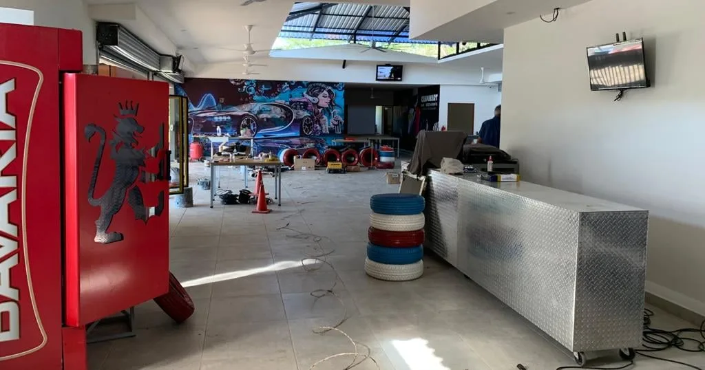 Se vende amplio local comercial, ubicado justo en el cruce de 27 de Abril, Guanacaste. - foto 4