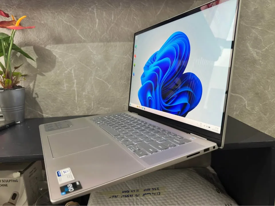 Laptop Dell 7620 touch i5 1235u - foto 2