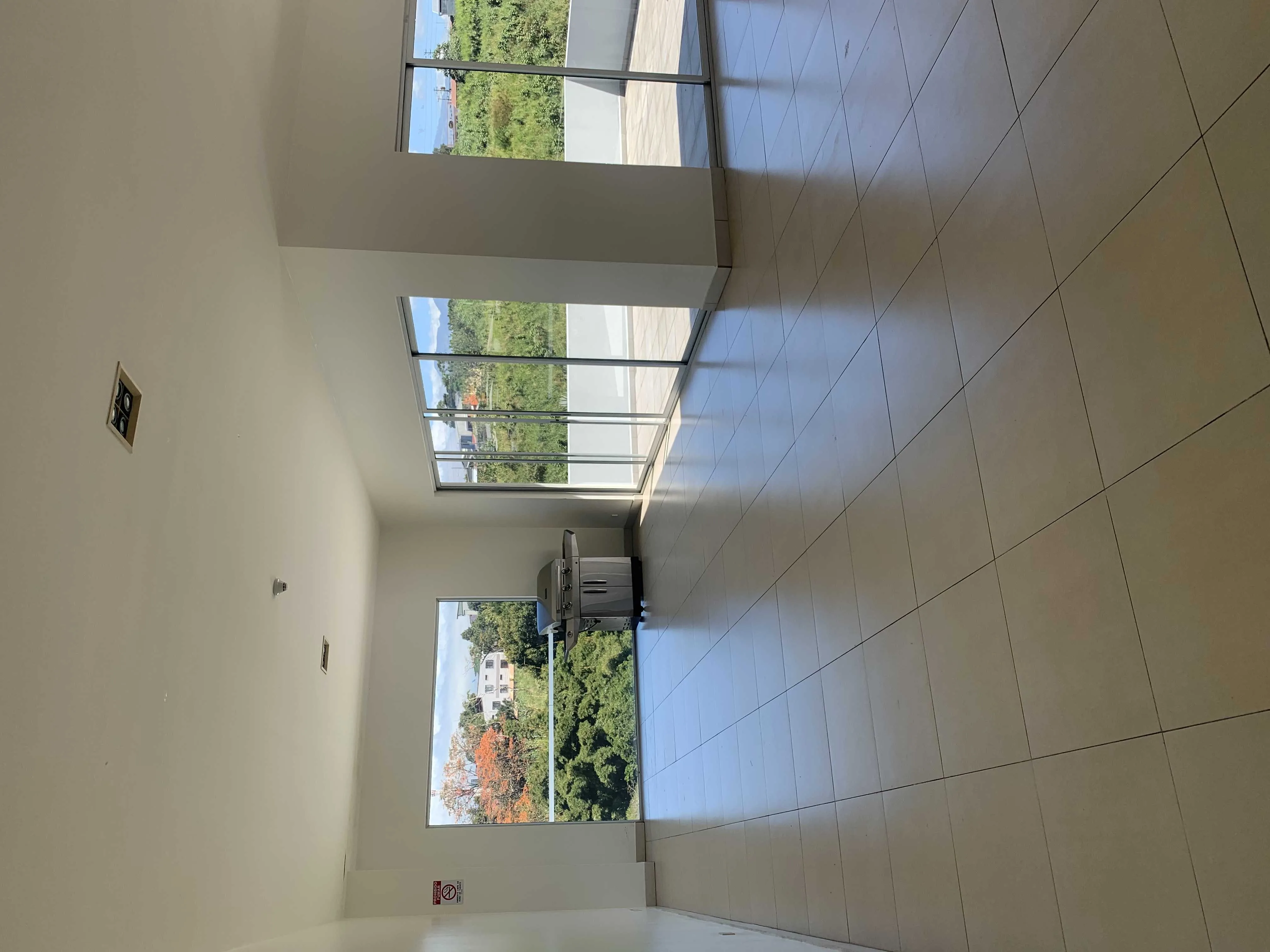 Se alquila lindo y moderno apartamento en Condado del Parque. - foto 3