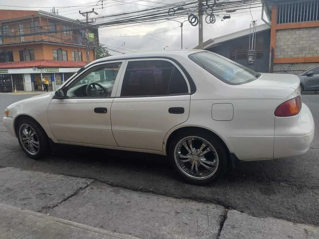 VENTA VEHICULO TOYOTA COROLLA 2000 - foto 4