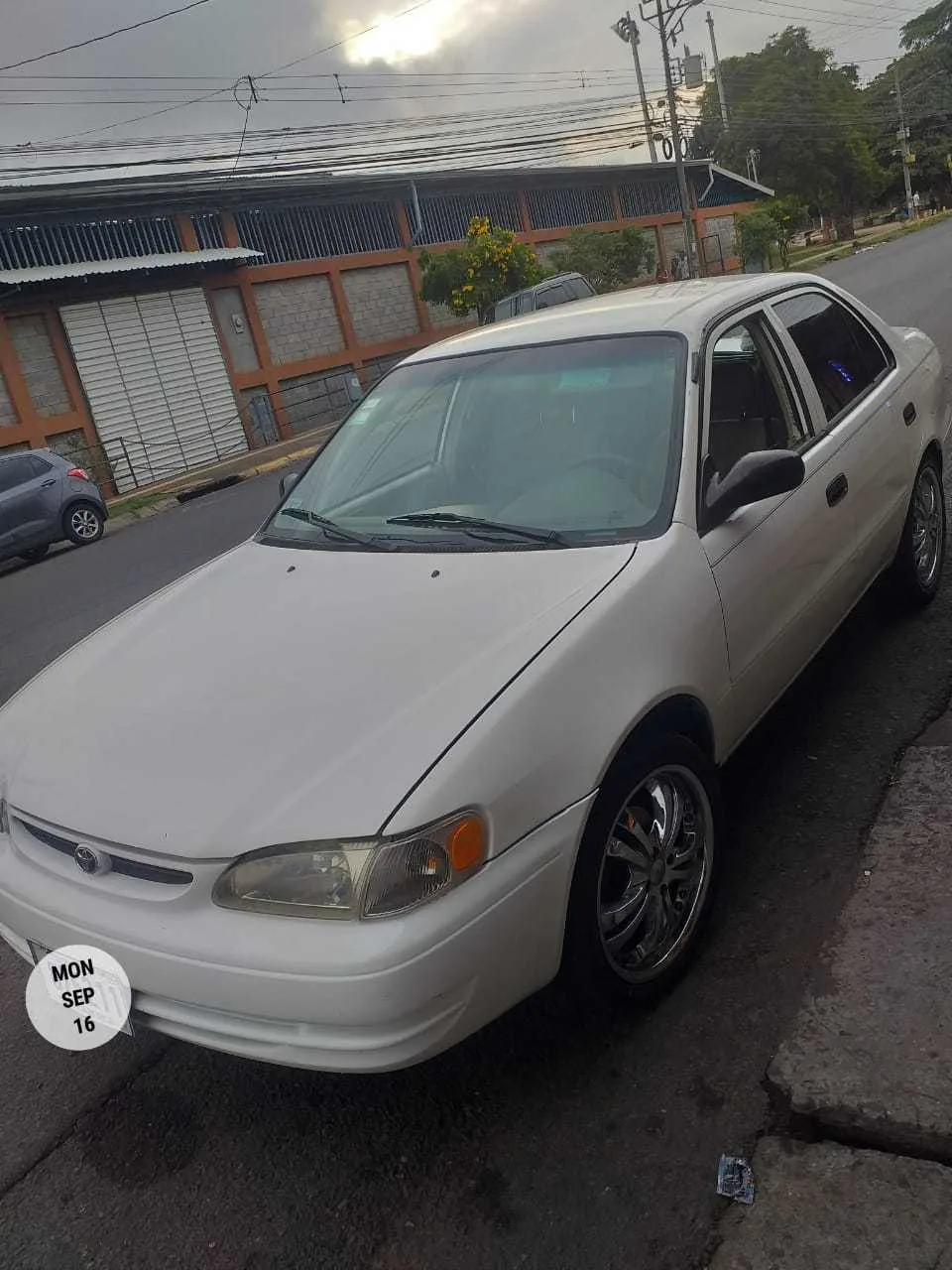 VENTA VEHICULO TOYOTA COROLLA 2000 - foto 2