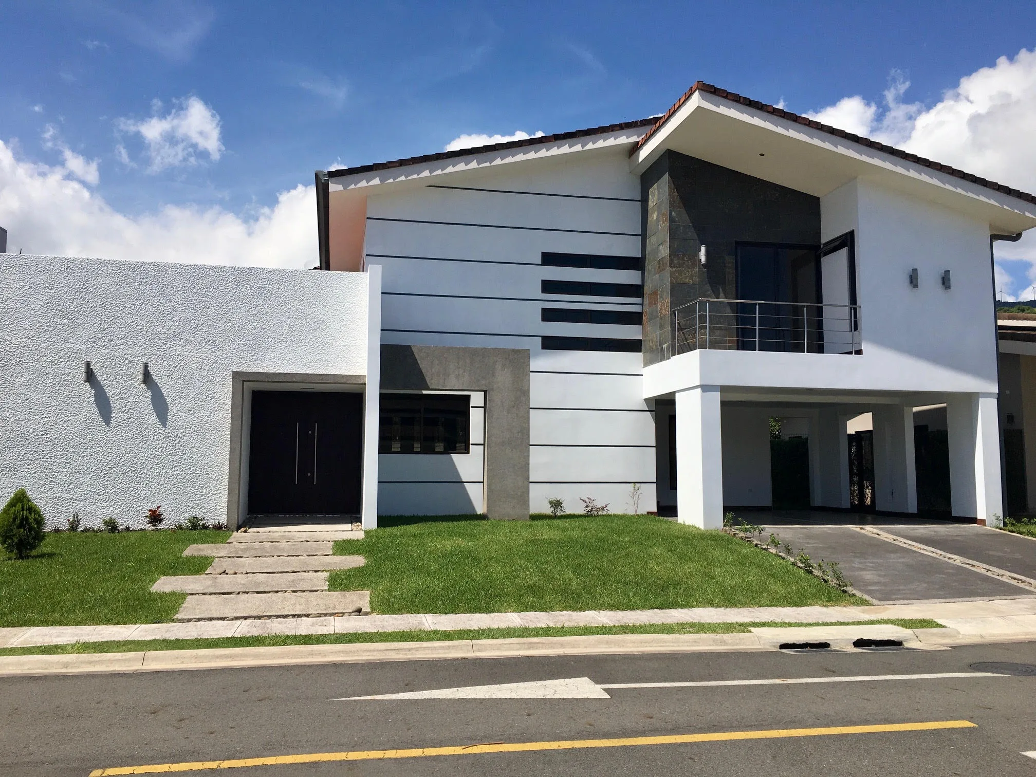 Hermosa casa contemporánea!