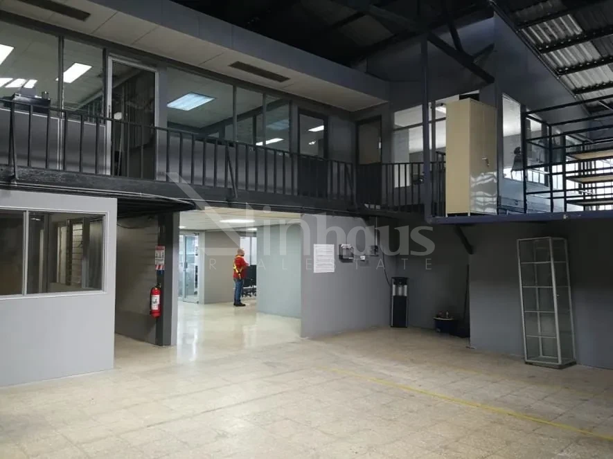 Venta de propiedad Comercial Alquilada para Inversión sobre calle principal de San Francisco de 2 Rios, San José - foto 3