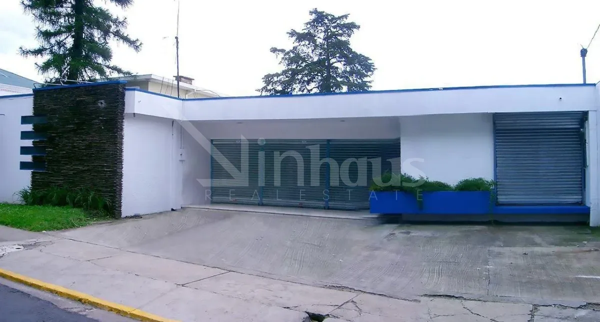 Venta de casa comercial en boulevard de Los Yoses