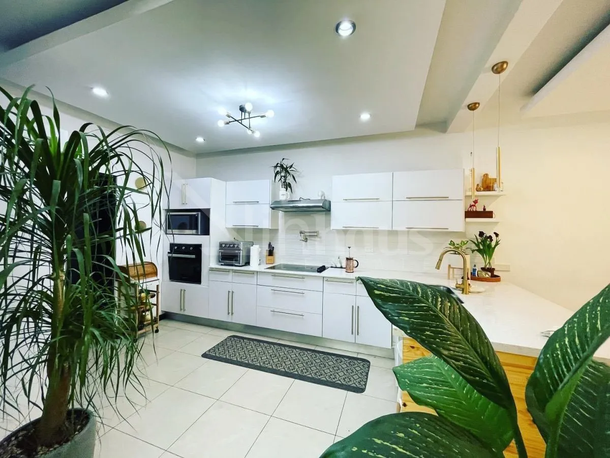 Casa en venta en Trejos Montealegre de tres niveles - foto 2